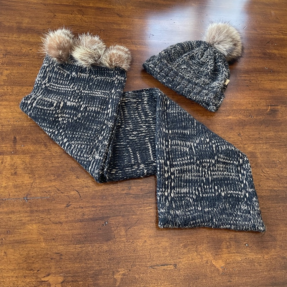 Matching Harricana Hat and Scarf with Fur